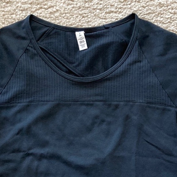 Under Armour Short Sleeve Athletic Tee - Picture 2 of 7